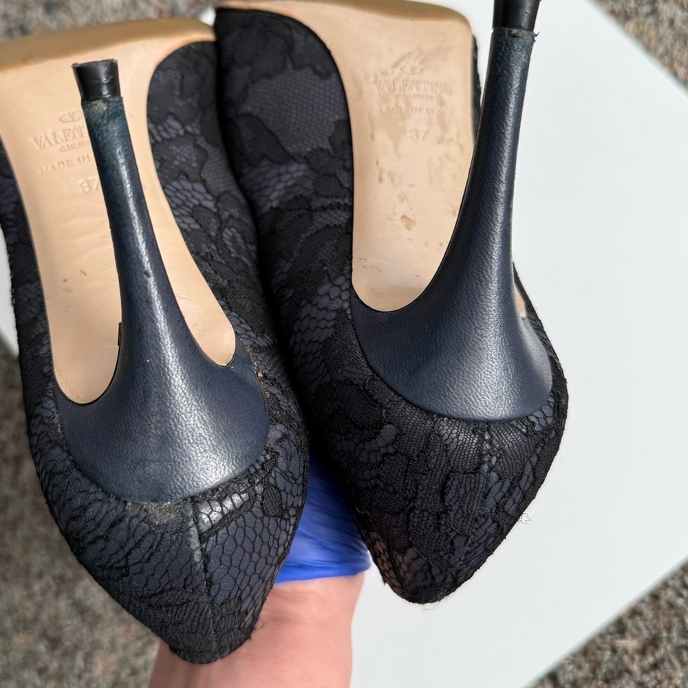 Valentino Garavani Black Lace Slip On Pointed Toe Heels Pumps Shoes Size 37 - Picture 10 of 17